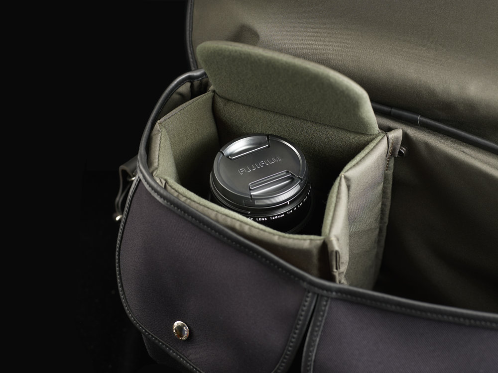 The Hadley One is supplied with one half-width insert which can be mounted at either end of the bag or in the middle to achieve a better balance and make maximum use of the storage space. Note the padded laptop sleeve (which cannot be removed)